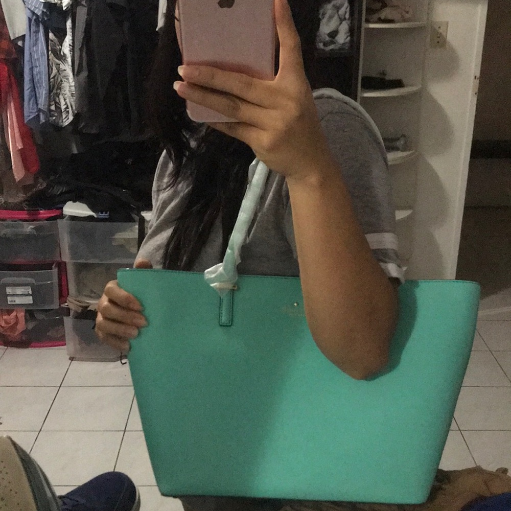 Kate Spade Cedar Street Small Harmony tote Bag